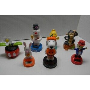 Collection of Solar Bobble Heads Lot of 7 Holidays Snoopy Christmas Easter 4th